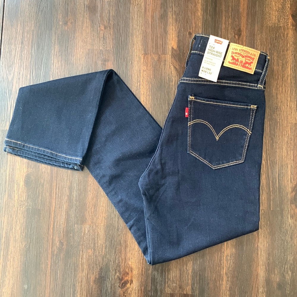 Women’s Levi’s 724 Straight Leg Jean 28x32